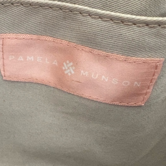 Pamela Munson Isla Bahia - Picture 5 of 6